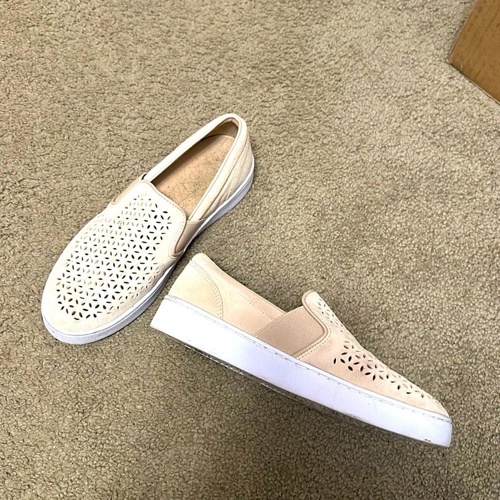 Vionic Beige loafers